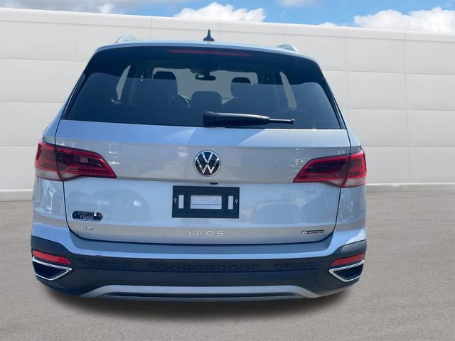 Used 2024 Volkswagen Taos SE image 4