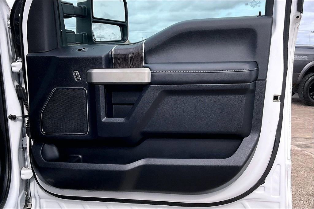 Certified 2020 Ford F250 Lariat w/ Lariat Value Package image 29