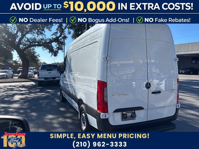 Used 2024 Mercedes-Benz Sprinter 2500 image 4