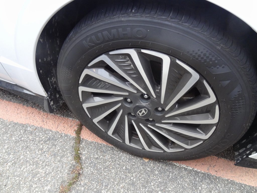 Used 2024 Hyundai Sonata Limited image 13