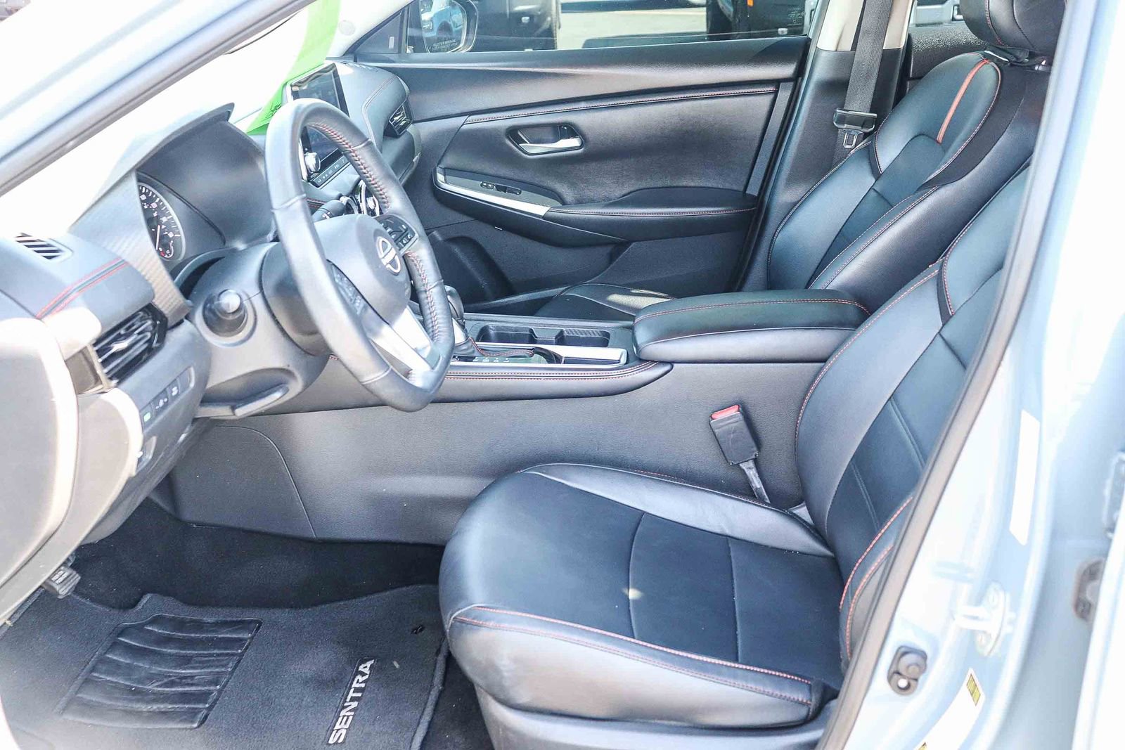 Used 2024 Nissan Sentra SR w/ SR Premium Package FWD image 18