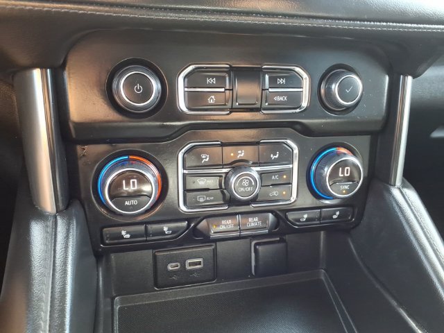 Used 2023 Chevrolet Suburban Z71 w/ Luxury Package AWD/4WD image 22