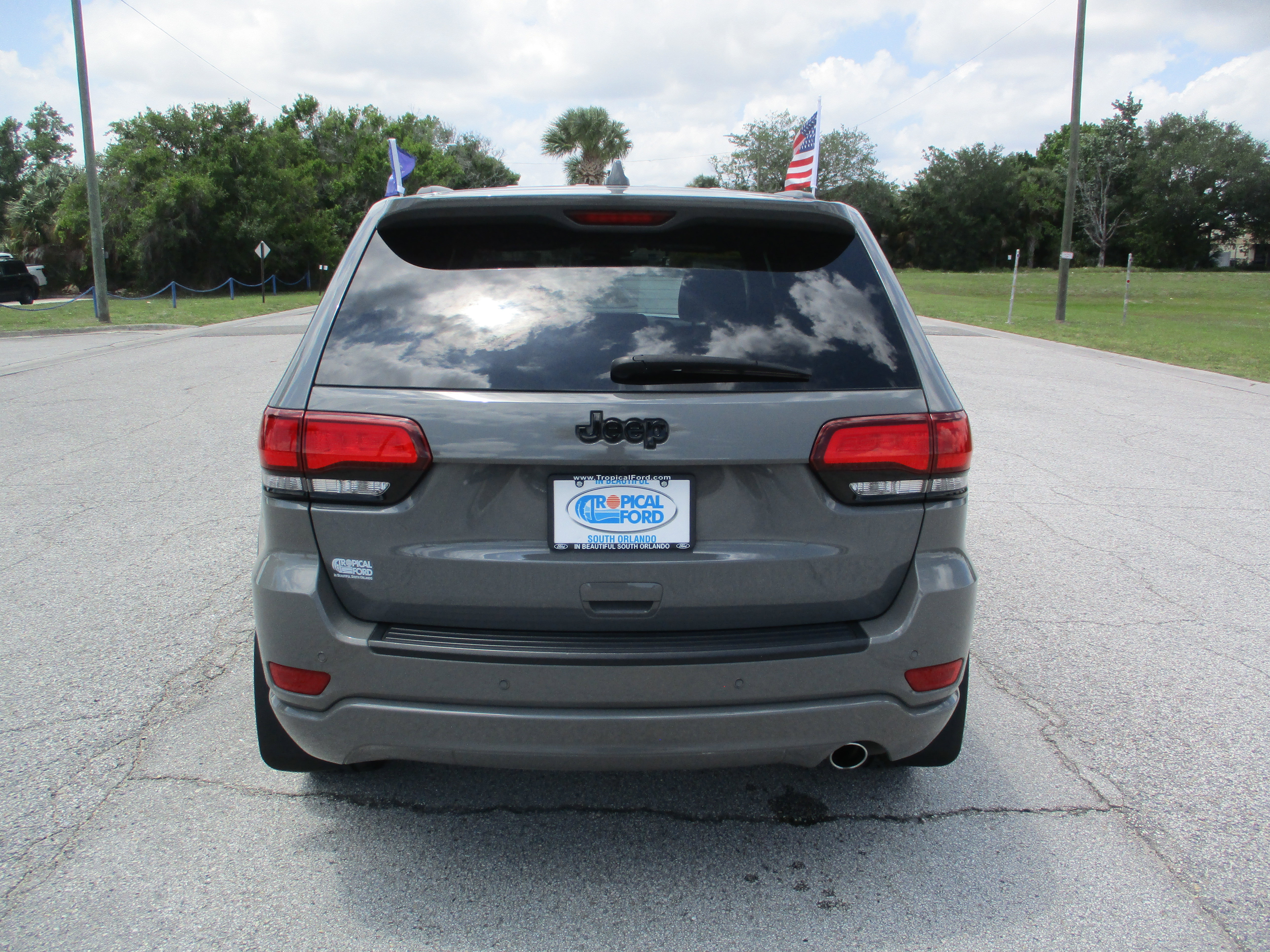 Used 2019 Jeep Grand Cherokee Altitude RWD image 6