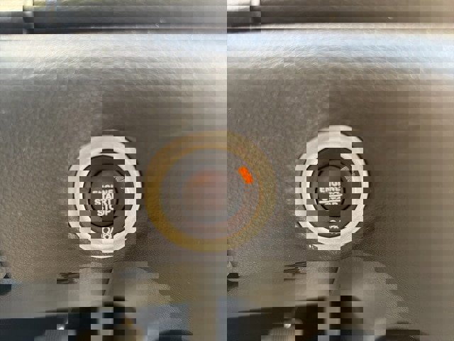 Used 2025 Chrysler Pacifica Limited image 19