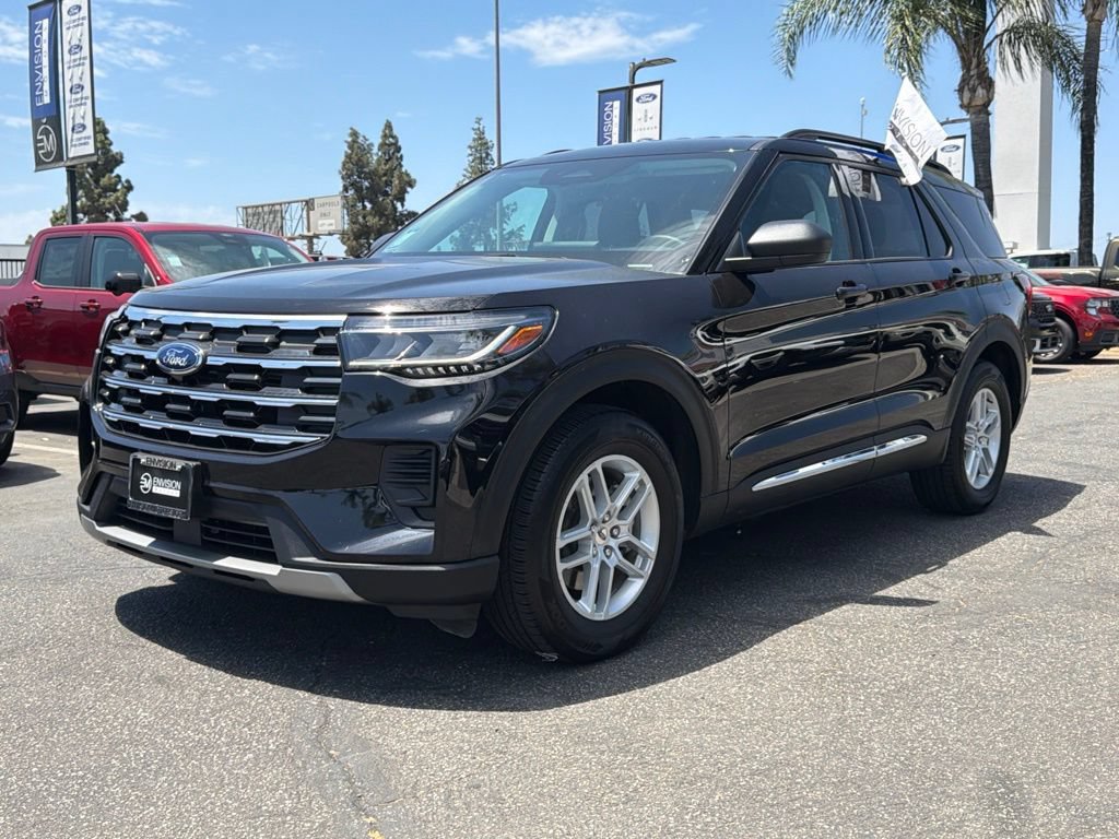 Certified 2025 Ford Explorer Active RWD image 6