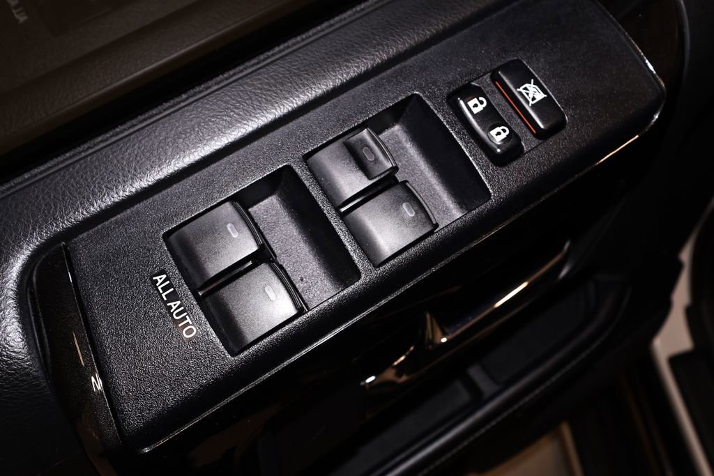 Used 2019 Toyota 4Runner Limited AWD/4WD image 15