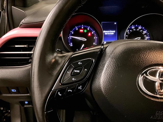 Used 2019 Toyota C-HR XLE FWD image 17