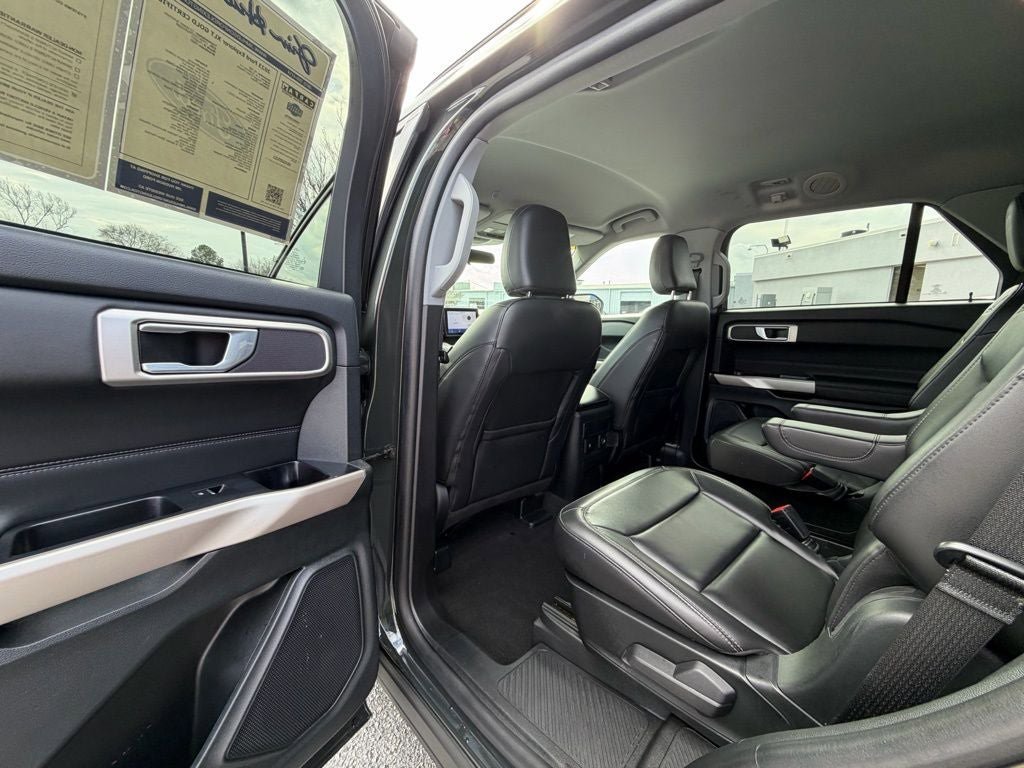 Certified 2023 Ford Explorer XLT w/ Equipment Group 202A RWD image 30