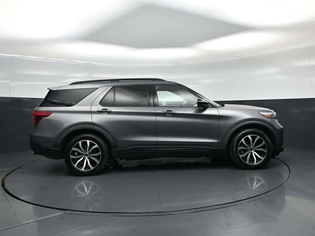 Certified 2023 Ford Explorer ST-Line w/ Class IV Trailer Tow Package RWD image 22