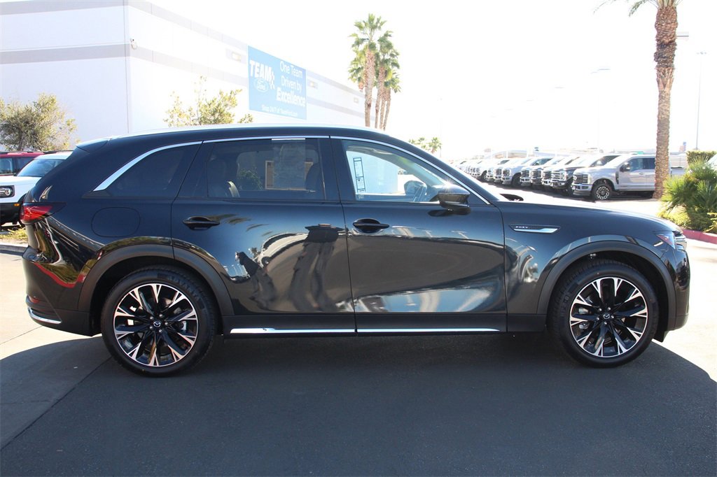 Used 2024 MAZDA CX-90 Plug-In Hybrid w/ Premium Pkg image 10