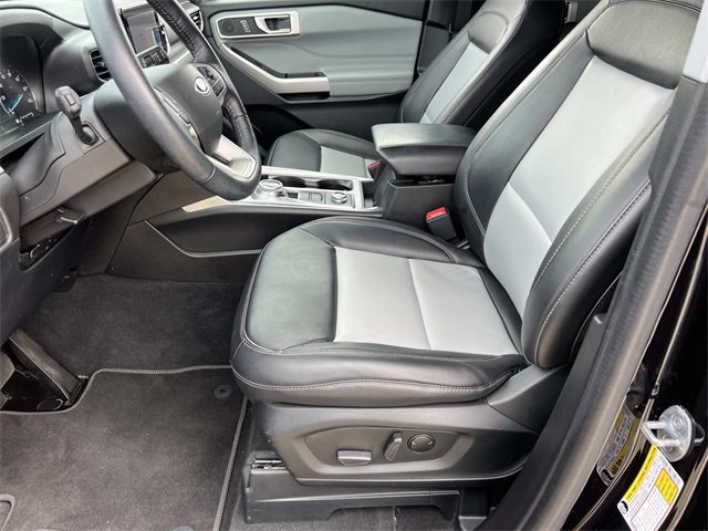 Certified 2022 Ford Explorer XLT w/ Equipment Group 202A image 19