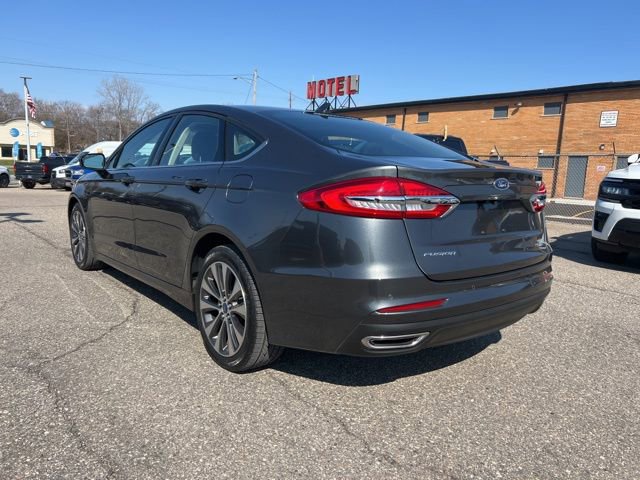 Certified 2020 Ford Fusion SE image 4