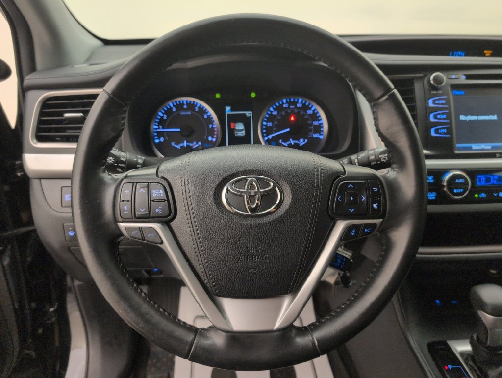 Used 2019 Toyota Highlander Plus FWD image 35