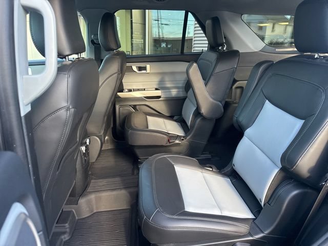 Certified 2024 Ford Explorer XLT w/ Equipment Group 202A AWD/4WD image 39