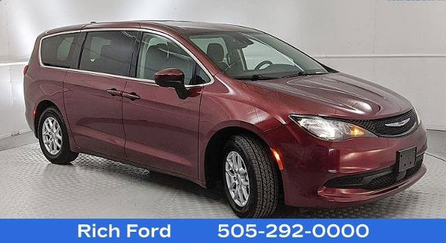Used 2023 Chrysler Voyager LX FWD image 1