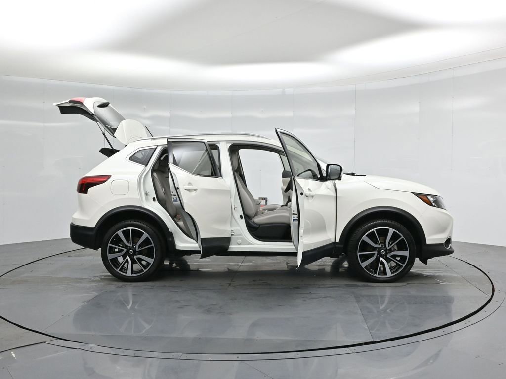 Used 2019 Nissan Rogue Sport SL w/ Premium Package image 34