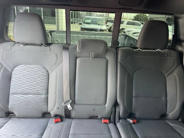 Used 2025 RAM 1500 Big Horn AWD/4WD image 23