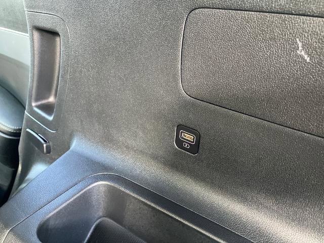 Used 2022 Kia Sorento S w/ Panoramic Sunroof Package AWD/4WD image 16