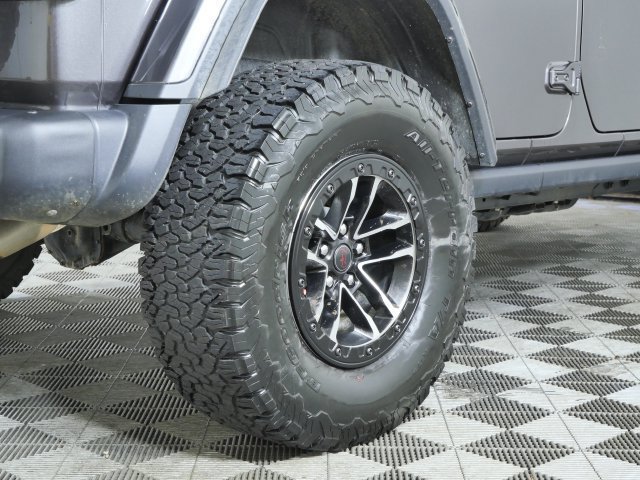 Used 2025 Jeep Wrangler Unlimited Rubicon AWD/4WD image 7