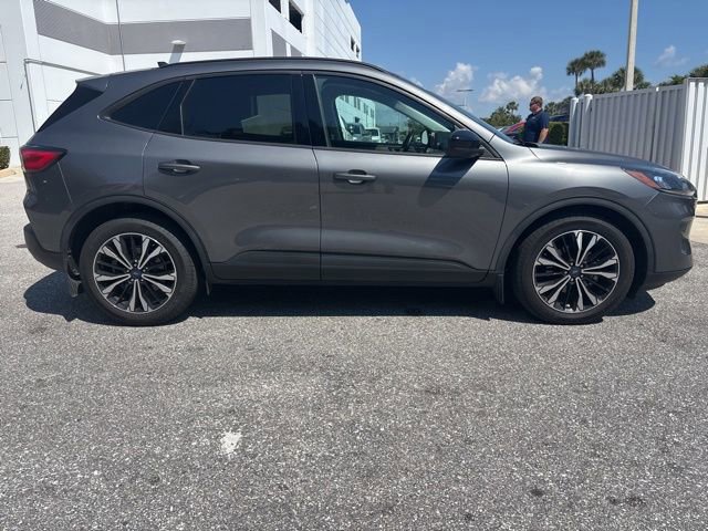 Certified 2021 Ford Escape SE w/ SE Sport Appearance Package image 4