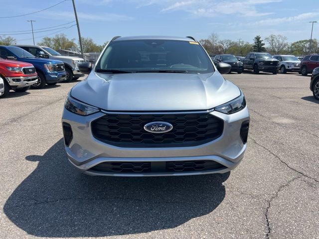 Certified 2024 Ford Escape ST-Line w/ Tech Pack #1 AWD/4WD image 2