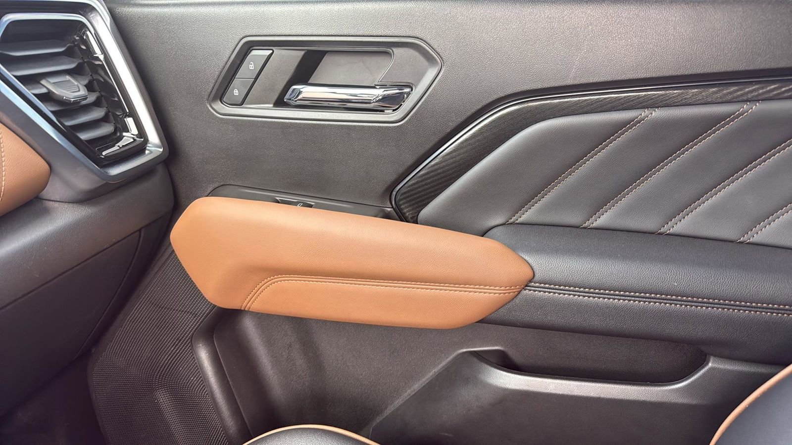 Used 2023 GMC Canyon AT4 w/ AT4 Premium Package image 22