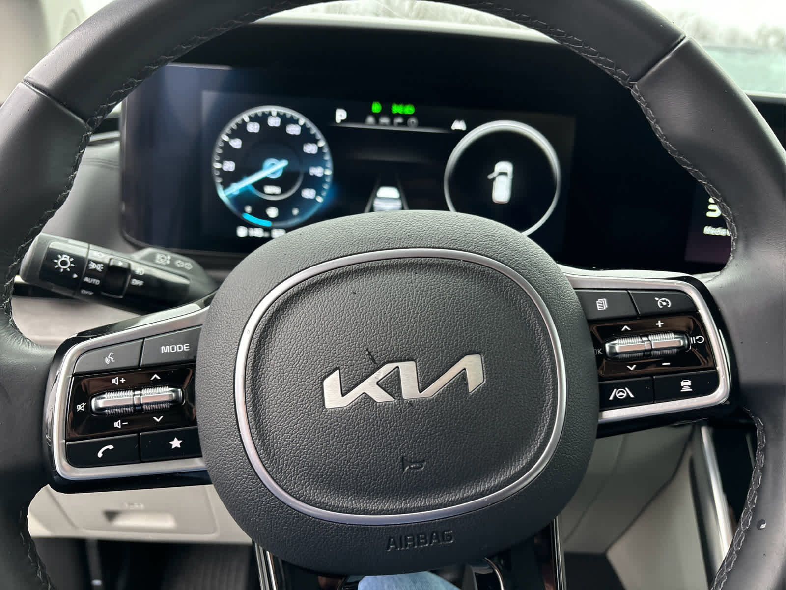 Used 2024 Kia Carnival SX image 17