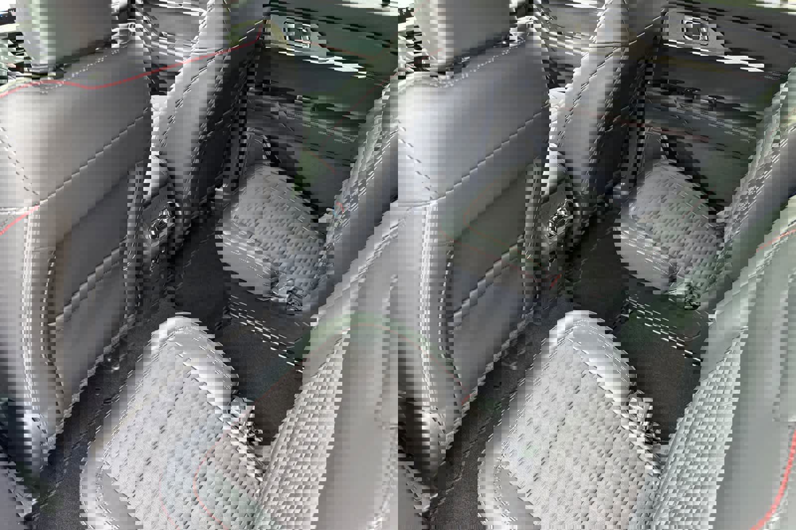 Certified 2025 Ford Explorer ST-Line image 10