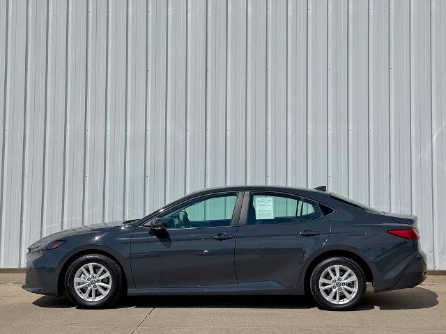 Used 2025 Toyota Camry LE FWD image 3