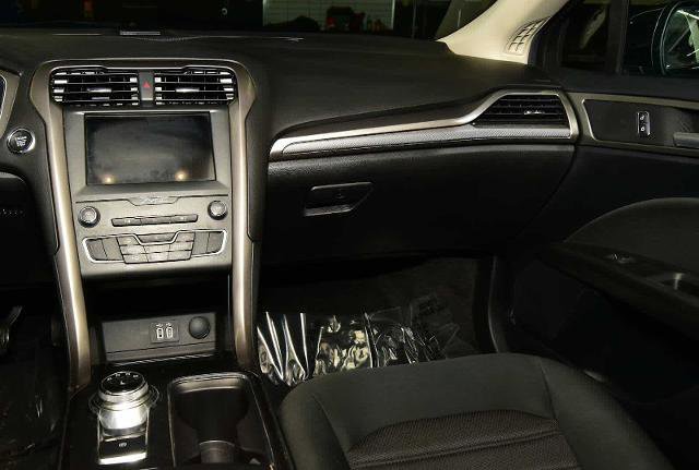 Certified 2020 Ford Fusion SE image 16