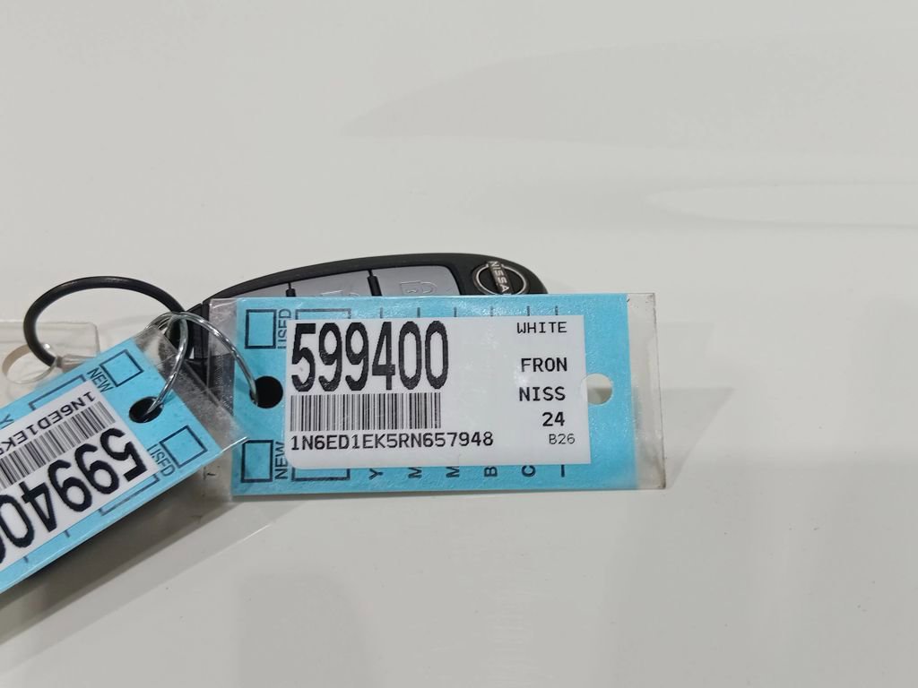 Used 2024 Nissan Frontier SV image 24