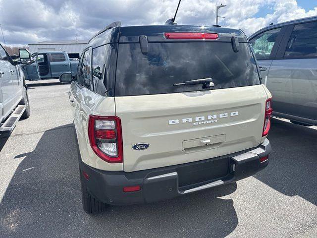 Certified 2025 Ford Bronco Sport Outer Banks w/ Outer Banks Tech Package+ AWD/4WD image 4