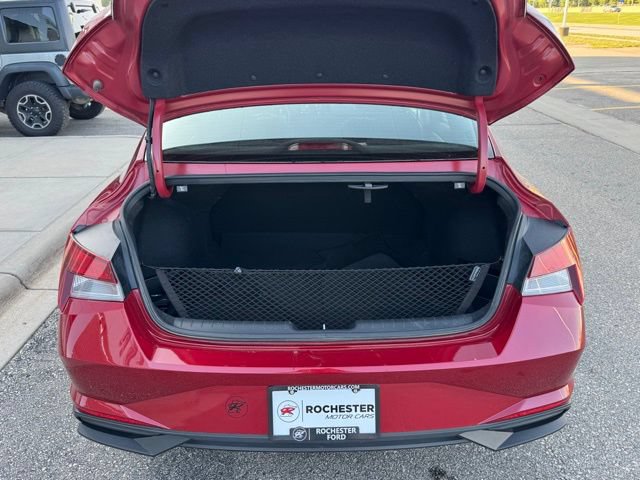 Used 2023 Hyundai Elantra SEL w/ Preferred Accessory Package FWD image 36