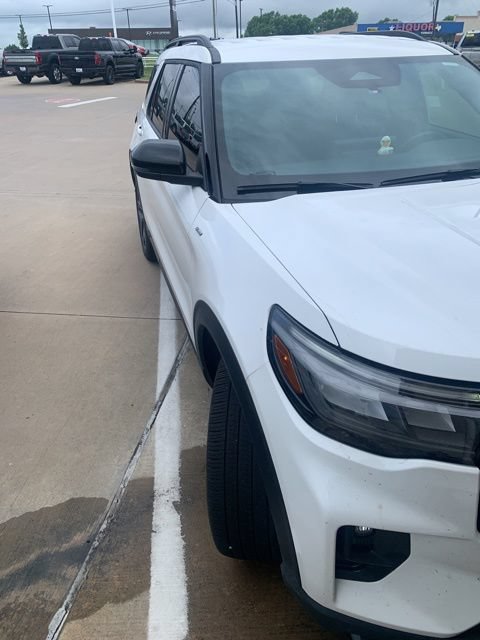 Certified 2025 Ford Explorer ST-Line w/ Premium Package RWD image 2