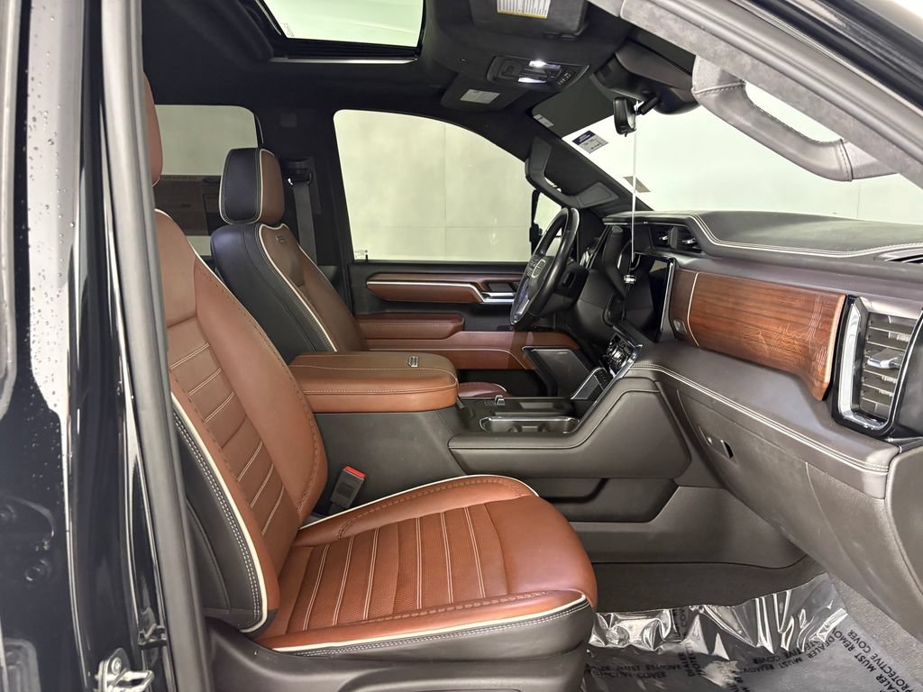 Used 2024 GMC Sierra 3500 Denali Ultimate AWD/4WD image 37