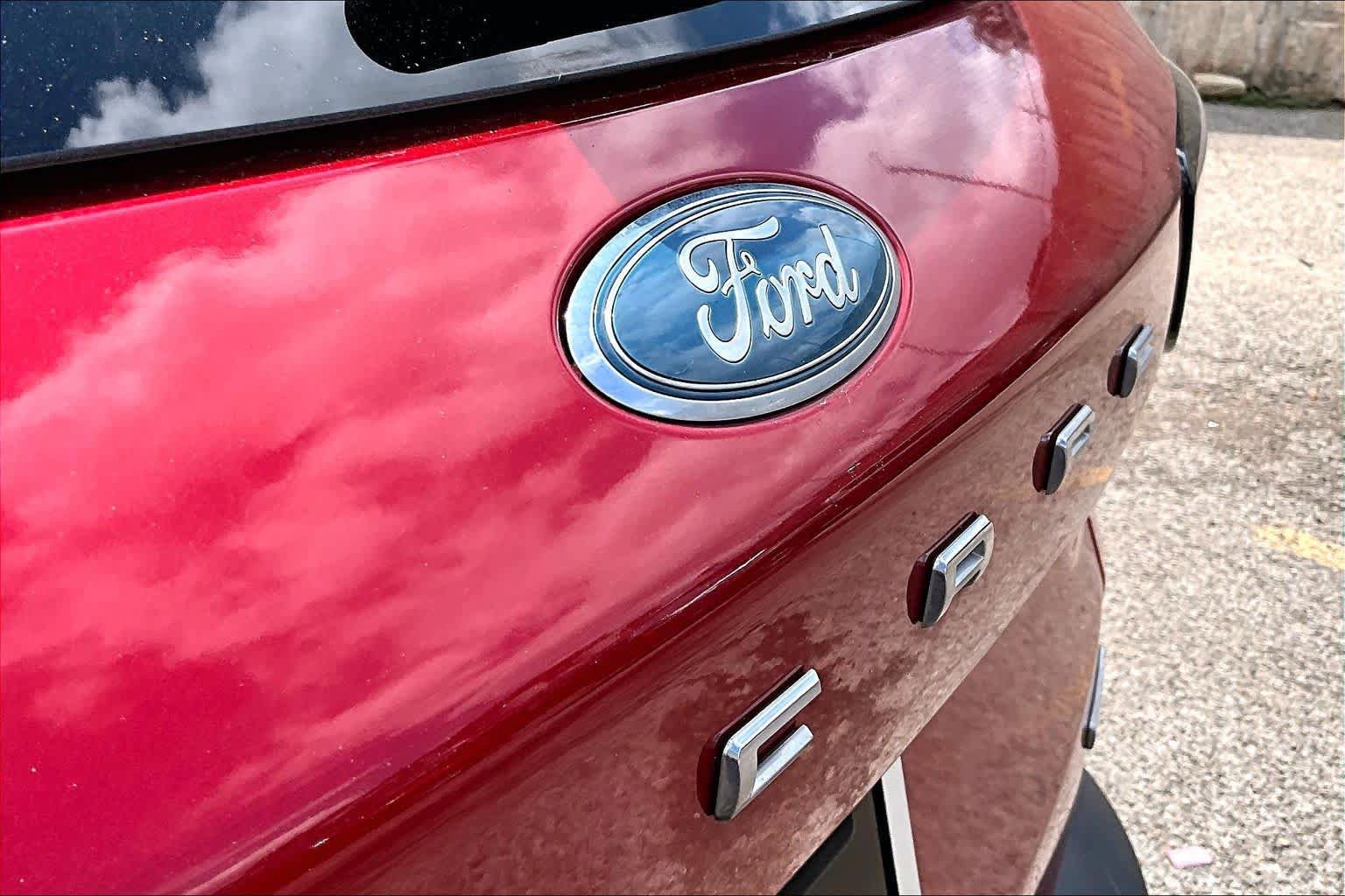 Certified 2020 Ford Escape SEL FWD image 31