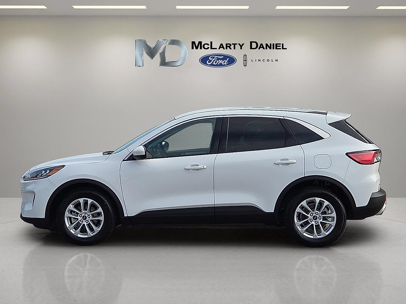 Certified 2020 Ford Escape SE FWD image 3