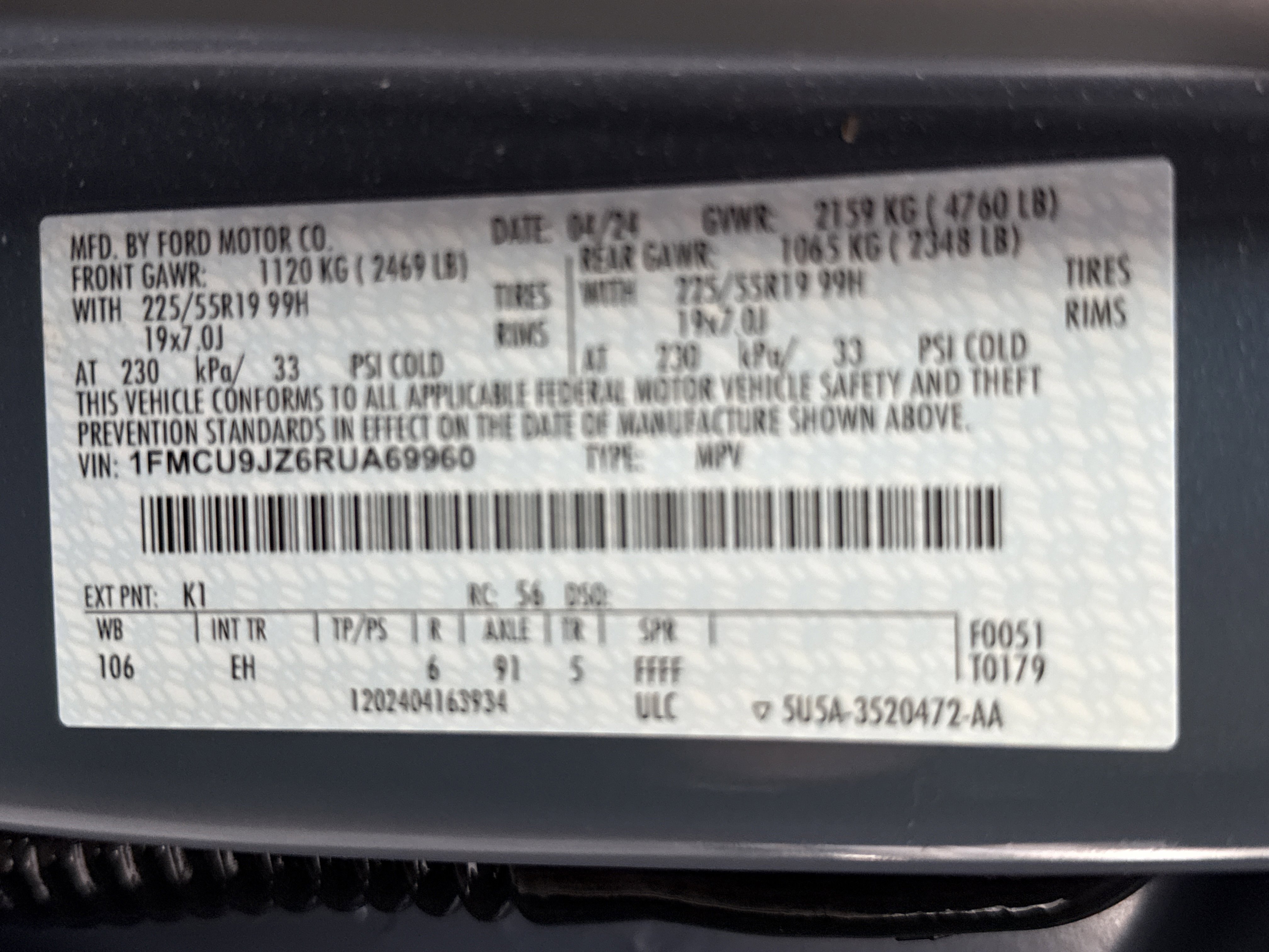 Certified 2024 Ford Escape Platinum w/ Class II Trailer Tow Package image 31