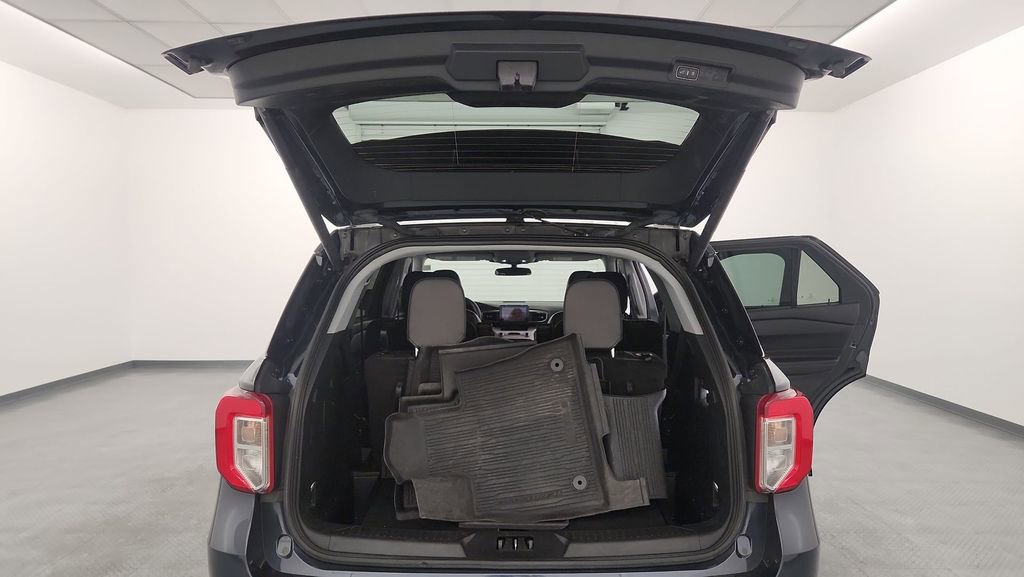 Certified 2024 Ford Explorer XLT w/ Equipment Group 202A image 28