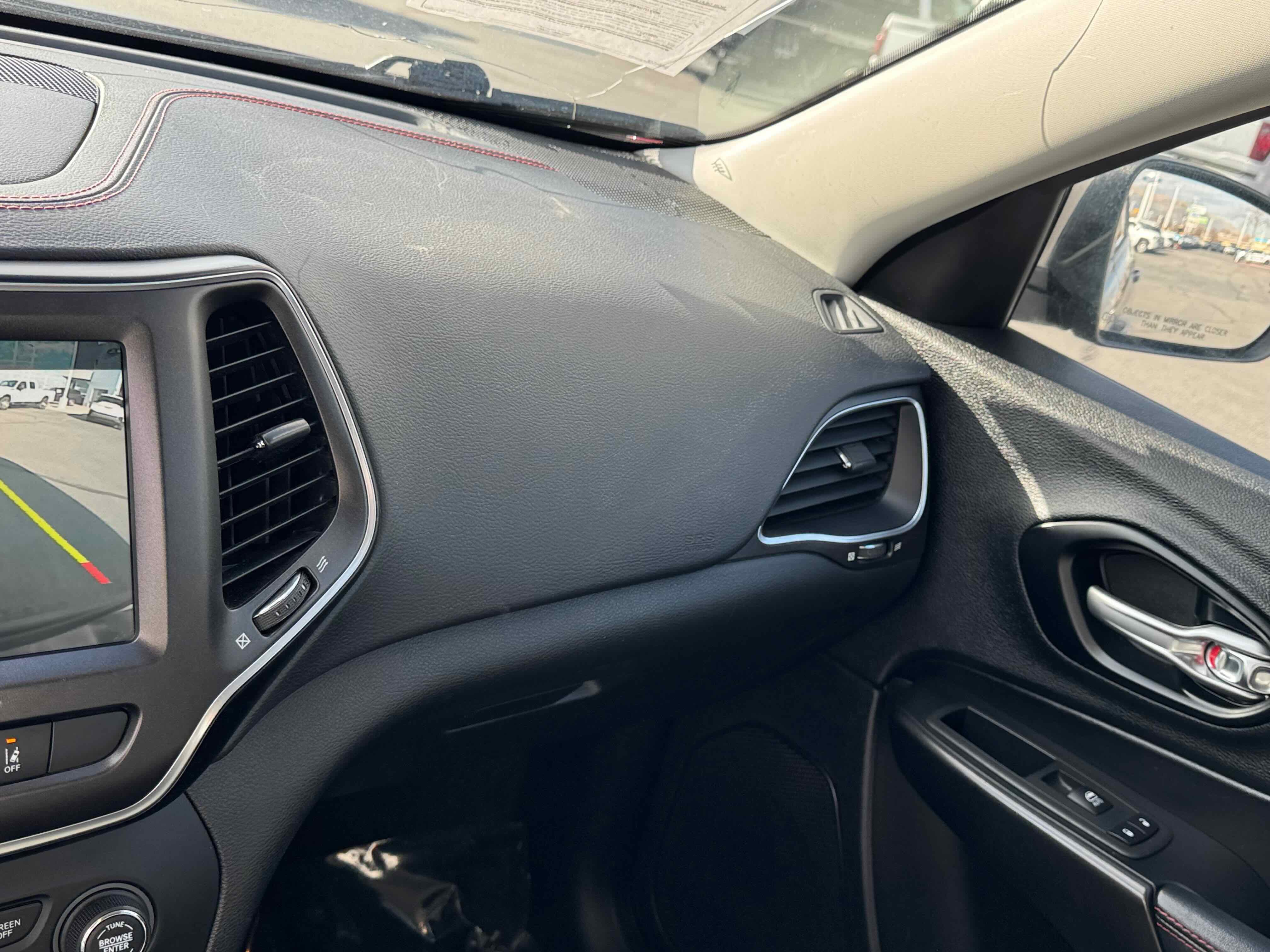 Used 2021 Jeep Cherokee Trailhawk w/ Comfort/Convenience Group image 19