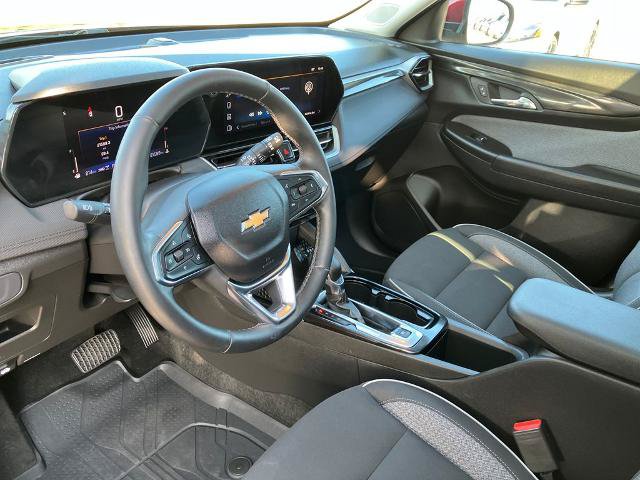 Used 2025 Chevrolet TrailBlazer LT w/ Convenience Package AWD/4WD image 24