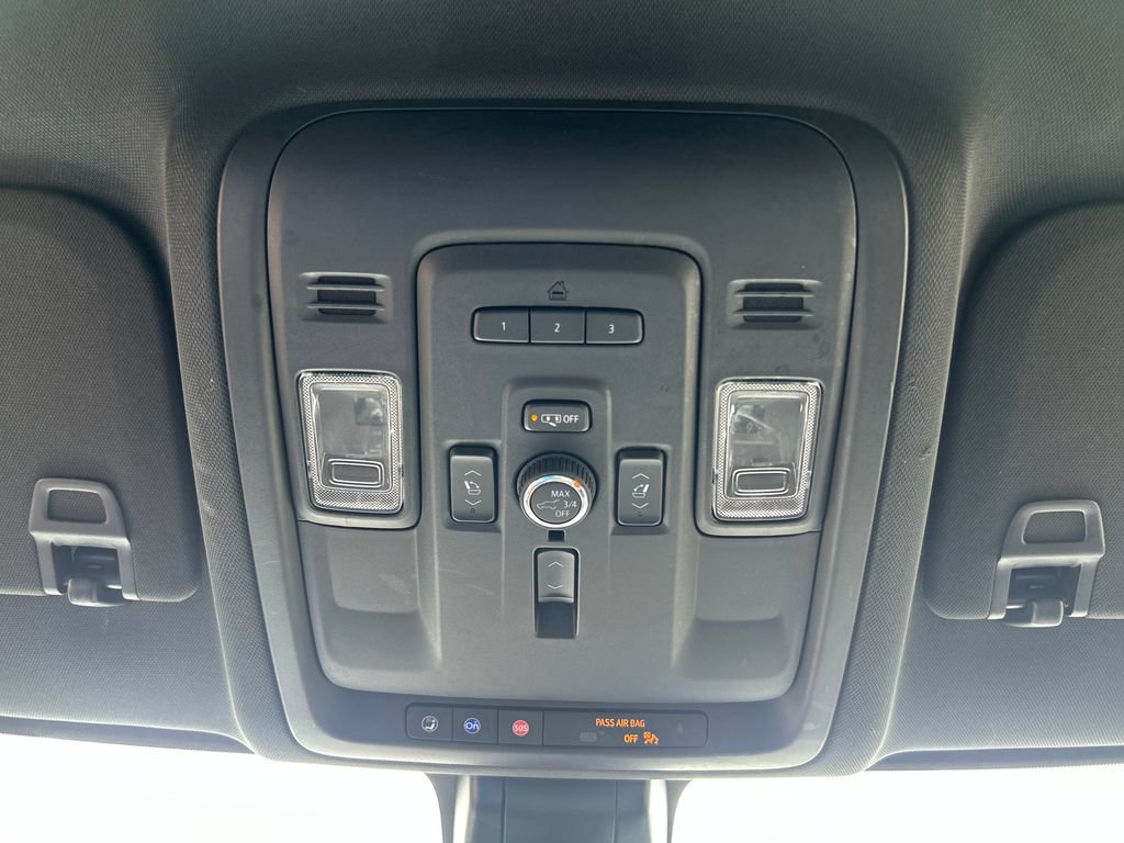 Used 2022 Chevrolet Suburban Premier RWD image 20