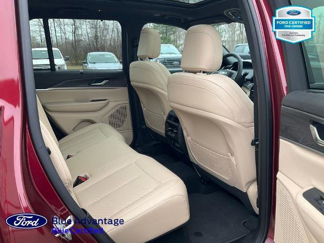 Used 2024 Jeep Grand Cherokee Limited w/ Luxury Tech Group II AWD/4WD image 28