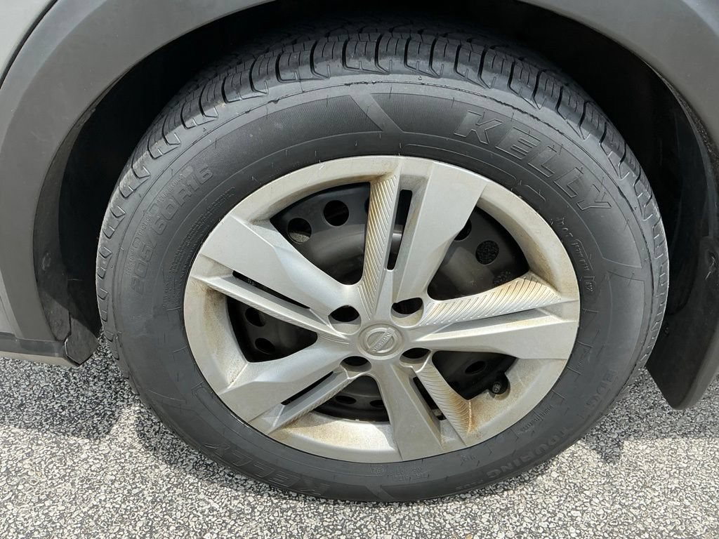 Used 2023 Nissan Kicks S FWD image 19