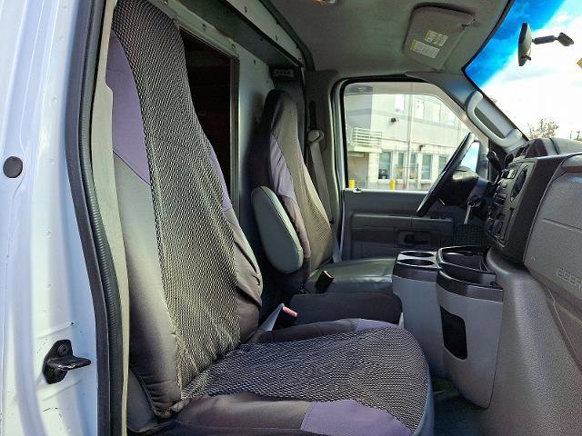 Certified 2016 Ford E-350 and Econoline 350 Super Duty w/ Power Windows & Locks Group image 30