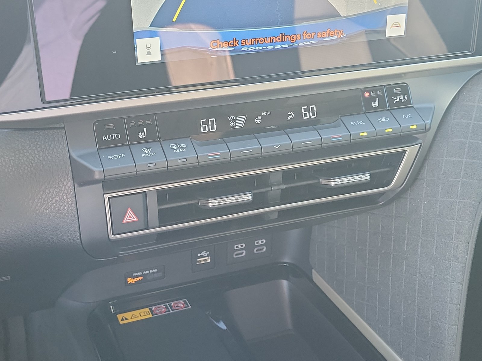Used 2025 Toyota Camry XLE FWD image 23