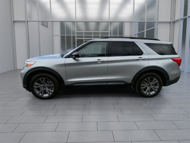 Certified 2022 Ford Explorer XLT w/ Equipment Group 202A image 6