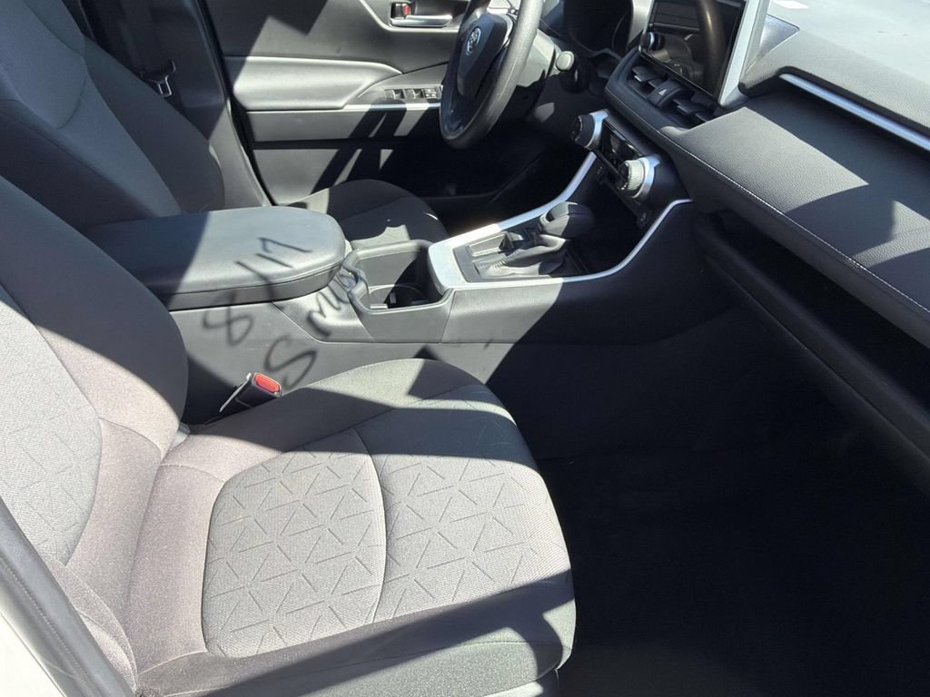 Used 2023 Toyota RAV4 XLE FWD image 21