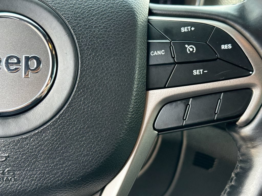 Used 2020 Jeep Grand Cherokee Altitude AWD/4WD image 16