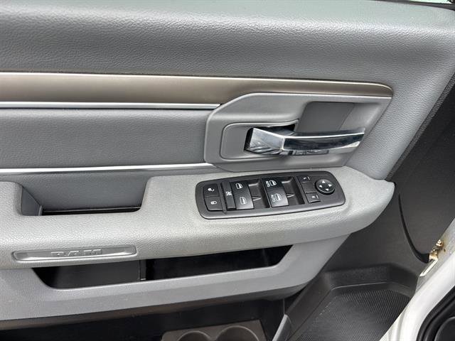 Used 2019 RAM 1500 Classic SLT image 14